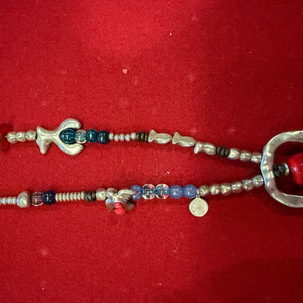 RARE UNO de 50 Silver Necklace with Red and Blue Accents - Mother Earth - Picture 8 of 8